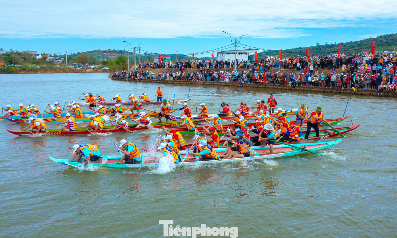 Bà Bùi Thị Kim Thư, Phó Chủ tịch UBND TP.Gia Nghĩa cho biết hội đua thuyền được tổ chức gắn với nhiệm vụ phát triển du lịch của địa phương, tiến tới duy trì thành truyền thống hàng năm của thành phố. Hội đua thuyền TP. Gia Nghĩa lần thứ III là hoạt động nằm trong chuỗi sự kiện Hội xuân Liêng Nung 2023. Đây là sự kiện nhằm tạo sân chơi cho người dân địa phương và thu hút khách du lịch đến với Đắk Nông dịp đầu xuân.