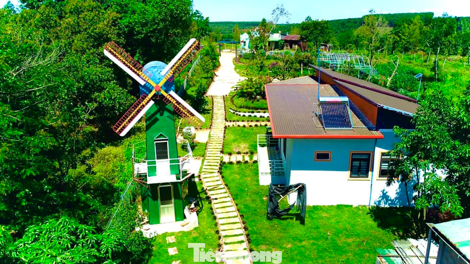 Cơ sở “BoBy Farm” rộng gần 4.000m2, tiếp giáp hồ Đắk R’tih (xã Nhân Cơ, huyện Đắk R'lấp) của anh C.T.A (SN 1995, trú xã Nhân Cơ) làm chủ.