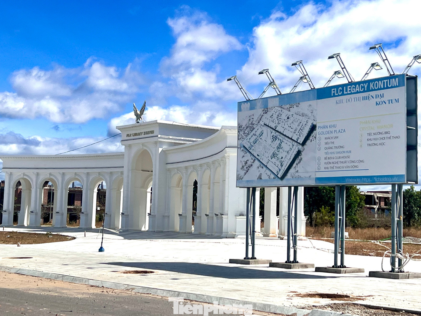 Ngày 15/8/2019, công ty cổ phần tập đoàn FLC (tập đoàn FLC) khởi công Khu đô thị FLC Legacy Kon Tum tại thành phố Kon Tum, tỉnh Kon Tum. Dự án này dự kiến hoàn thành vào năm 2020.