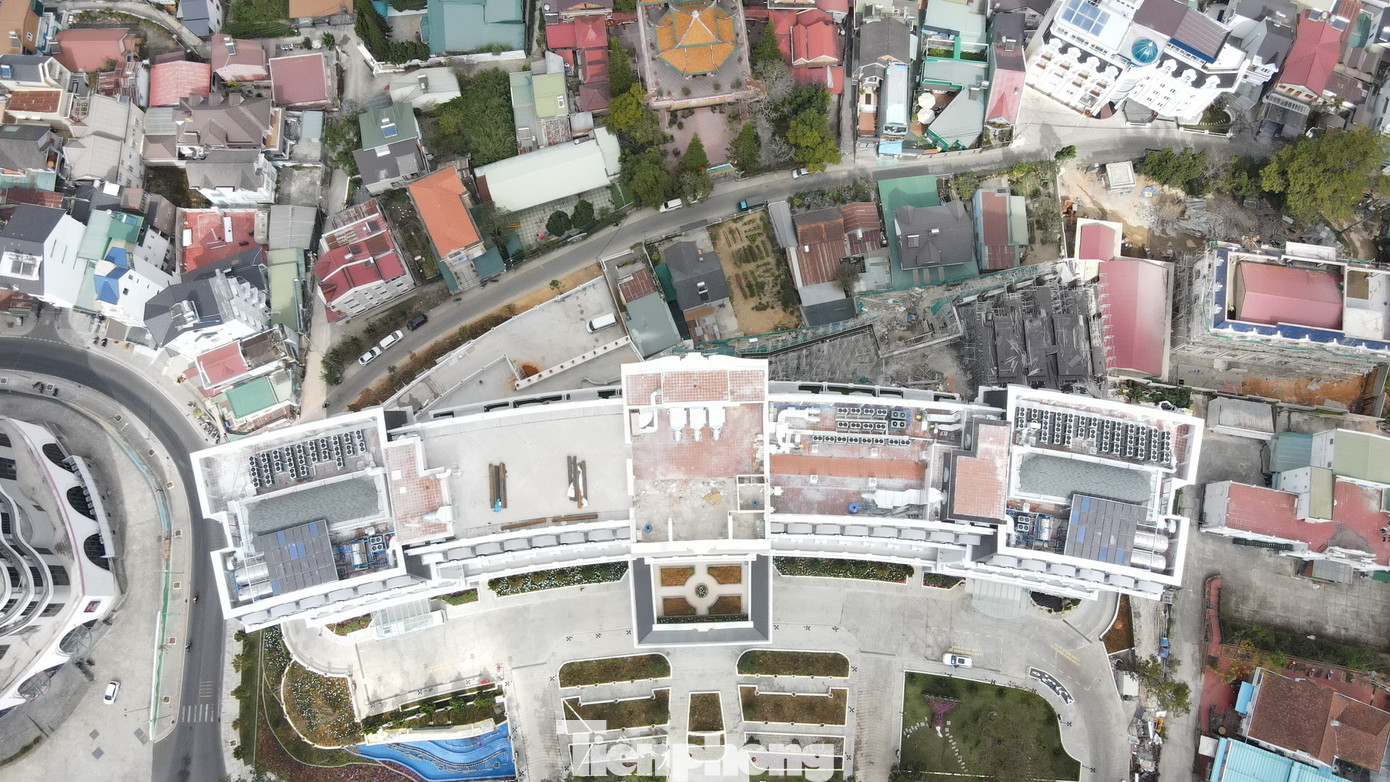 Tầng thượng của khách sạn 5 sao Tầng thượng của khách sạn 5 sao