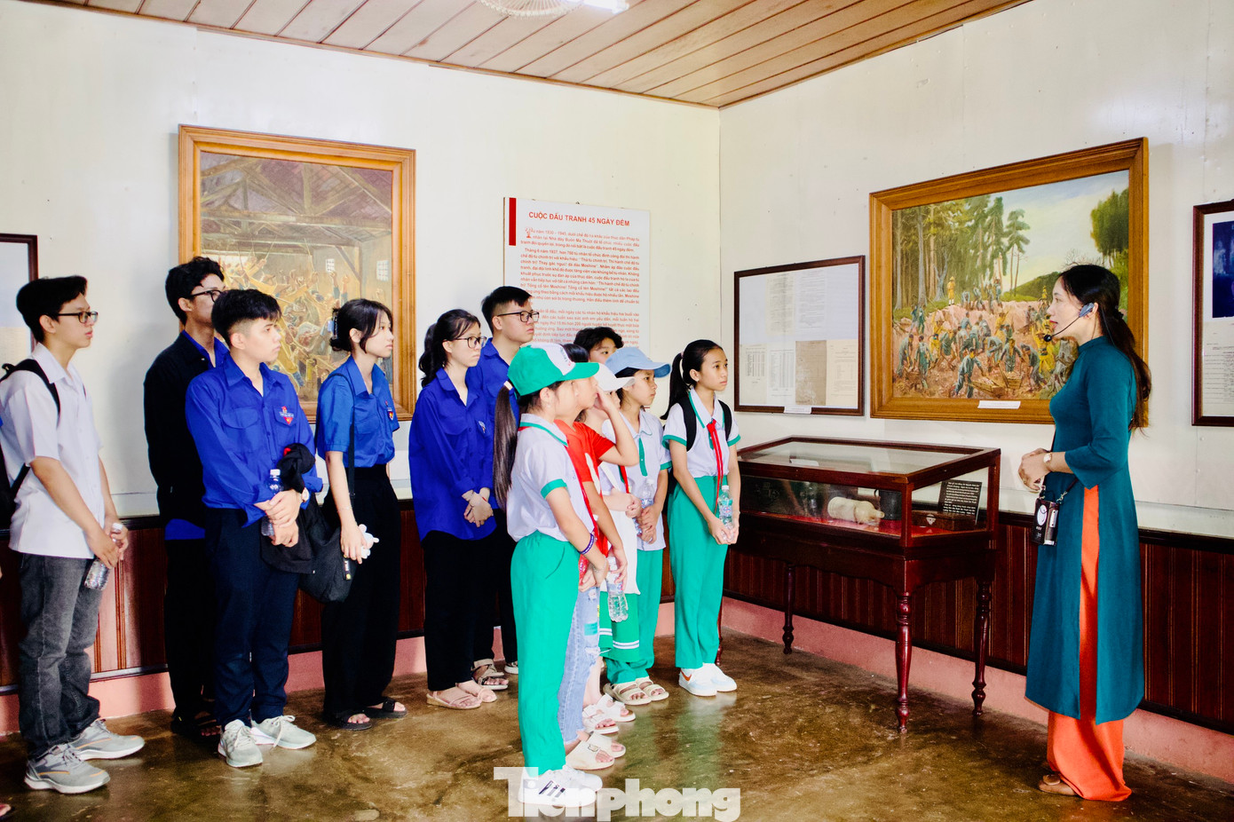 Anh Y Lê Pas Tơr - Phó Bí thư Thường trực Tỉnh Đoàn Đắk Lắk cho biết: Đoàn Thanh niên thường xuyên tổ chức các hoạt động tham quan Nhà đày Buôn Ma Thuột, giao lưu, nói chuyện với các bậc lão thành cách mạng…Qua đó, giúp các em có sự tương tác, có cơ hội tìm hiểu sâu hơn về di tích nhà đày. "Qua những hiện vật, chứng tích sống động, các em cảm nhận sâu sắc về tinh thần đấu tranh anh dũng, bất khuất của cha anh, để thêm hiểu, thêm tự hào về lịch sử oai hùng của dân tộc", anh Y Lê Pas Tơr cho biết thêm.