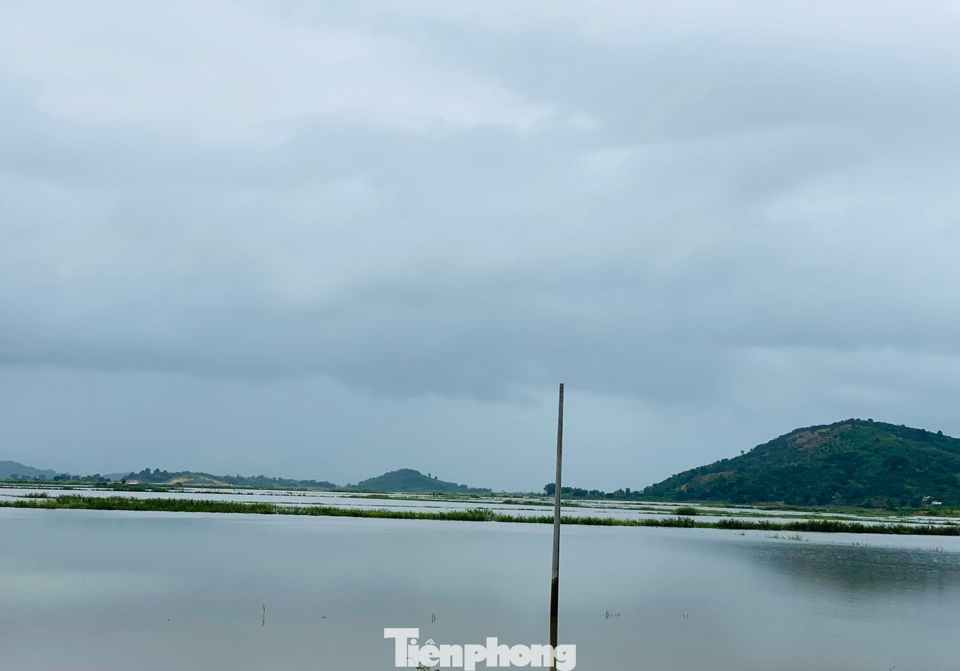 Những ngày qua tại Đắk Lắk, mưa lớn kéo dài khiến cho nước sông Krông Ana dâng cao đột ngột.