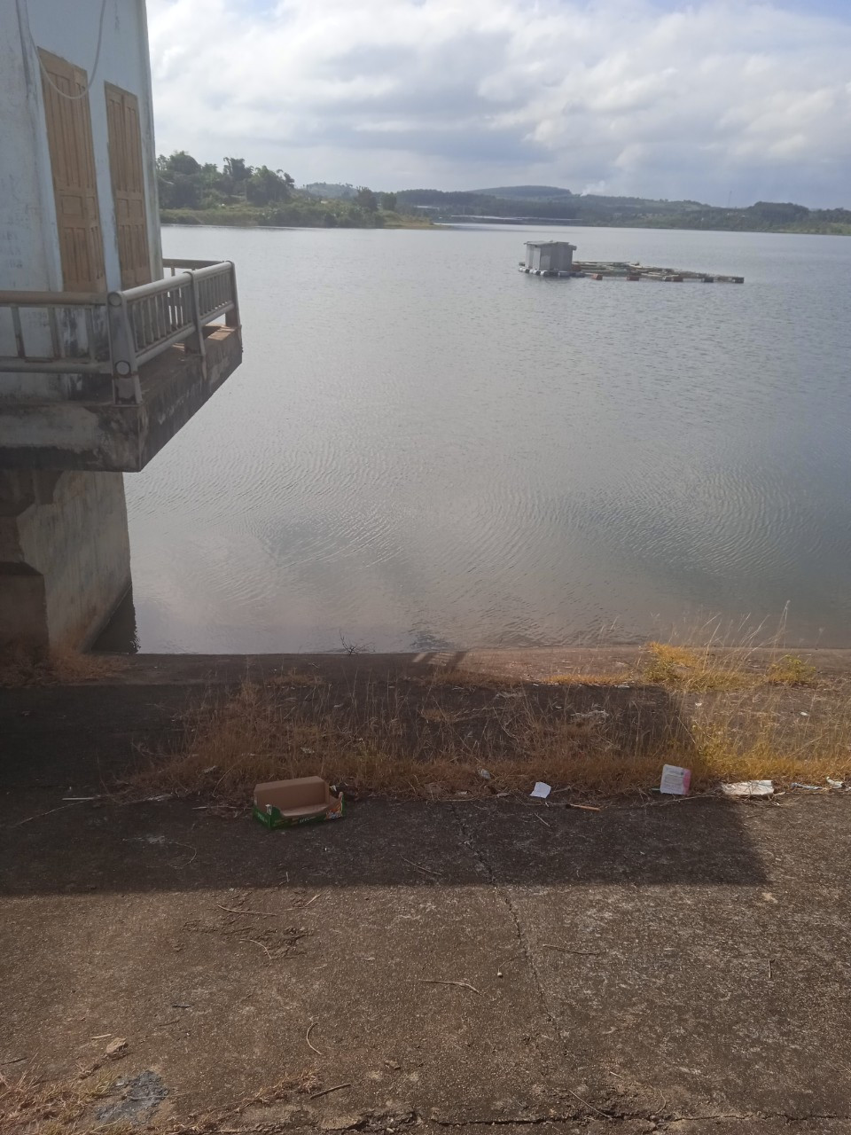 Khu vực C. không may bị trượt chân rơi xuống hồ thủy lợi Đắk Diêr