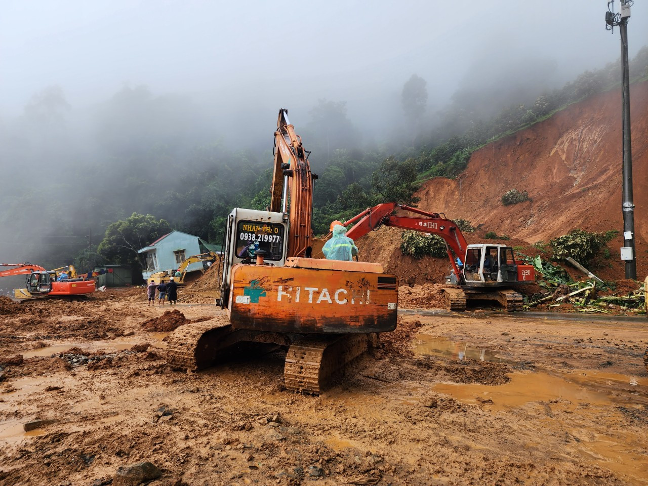 Theo UBND xã Đại Lào (TP Bảo Lộc, Lâm Đồng), nạn nhân được tìm thấy trưa nay là anh Phạm Ngọc Anh (23 tuổi, ngụ tại tỉnh Thanh Hóa). Ảnh: D.P