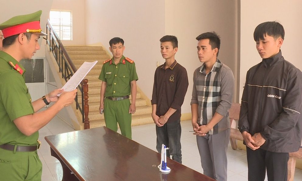 3 đối tượng tại cơ quan công an