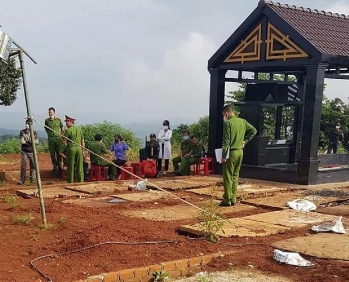 Công an khai quật tử thi Công an khai quật tử thi