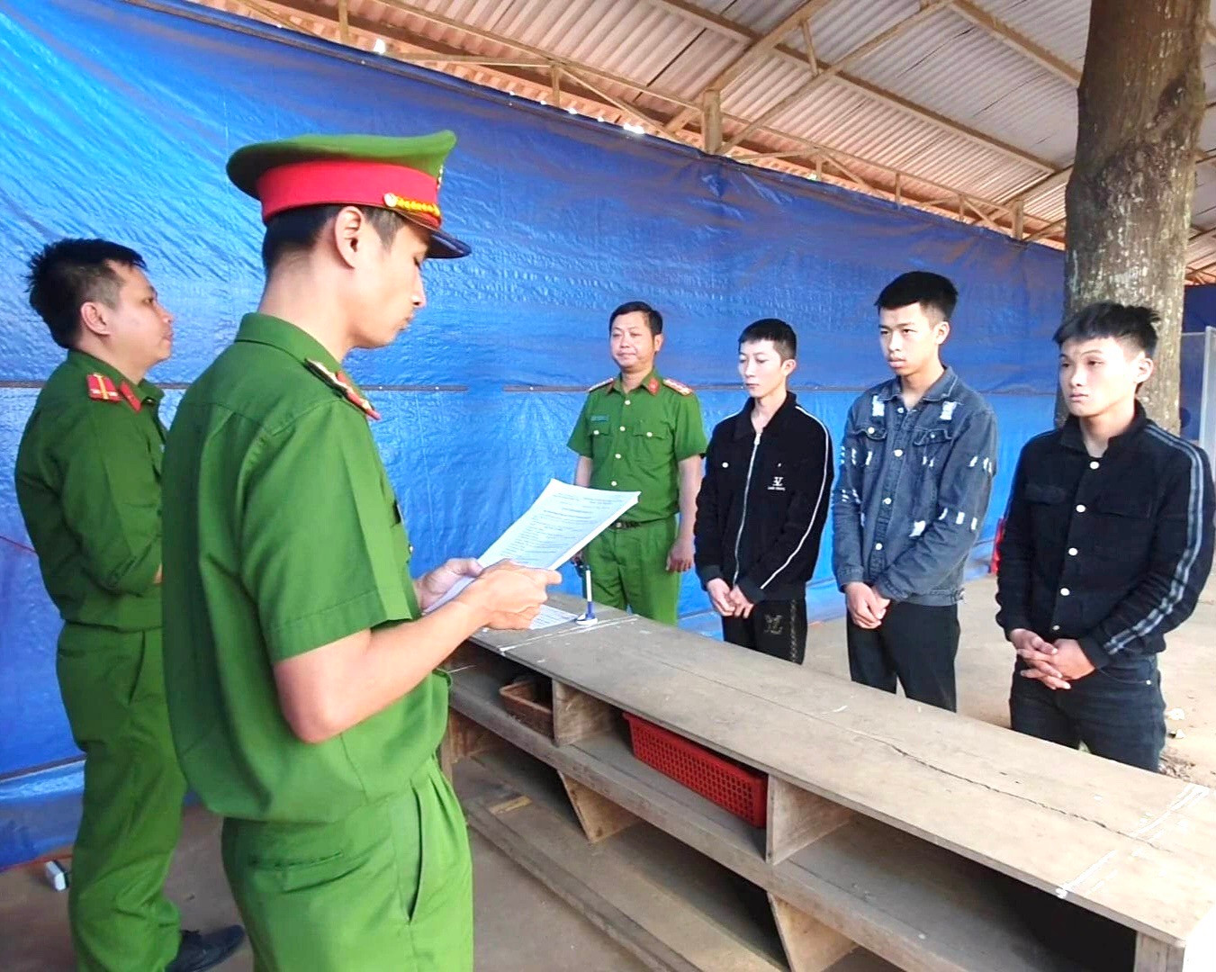 3 đối tượng tham gia vụ chém người bị bắt giữ 3 đối tượng tham gia vụ chém người bị bắt giữ