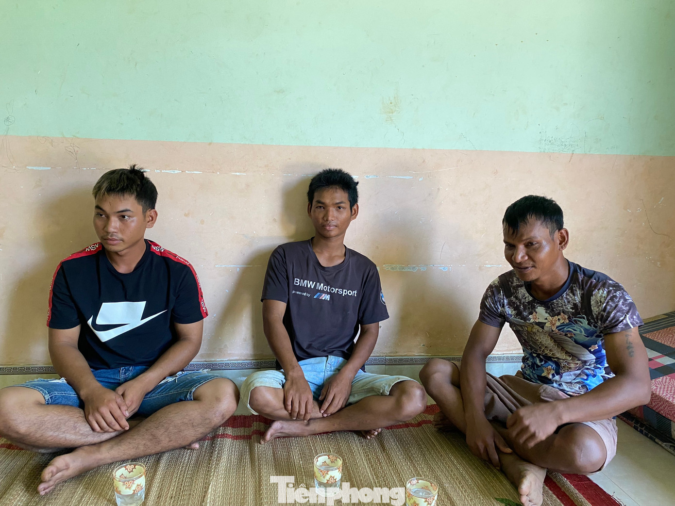 Cả 3 công nhân vui mừng vì an toàn trở về