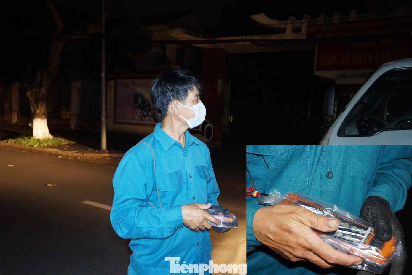 Ông Vũ Huy Long (SN 1984) nhân viên lái xe cẩu cho hay, việc điều khiển cần cẩu vào ban đêm gặp nhiều khó khăn do cây xanh, đường dây điện chằng chịt. Do đó, cần sự phối hợp công nhân ngồi trong thùng cẩu liếc mắt, đưa tay ra tín hiệu với người điều khiển phía dưới.