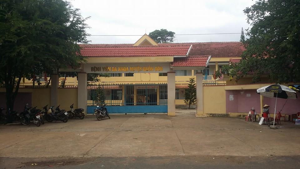 TTYT huyện Buôn Đôn đang điều trị cho 19 bệnh nhân nghi bị ngộ độc thực phẩm