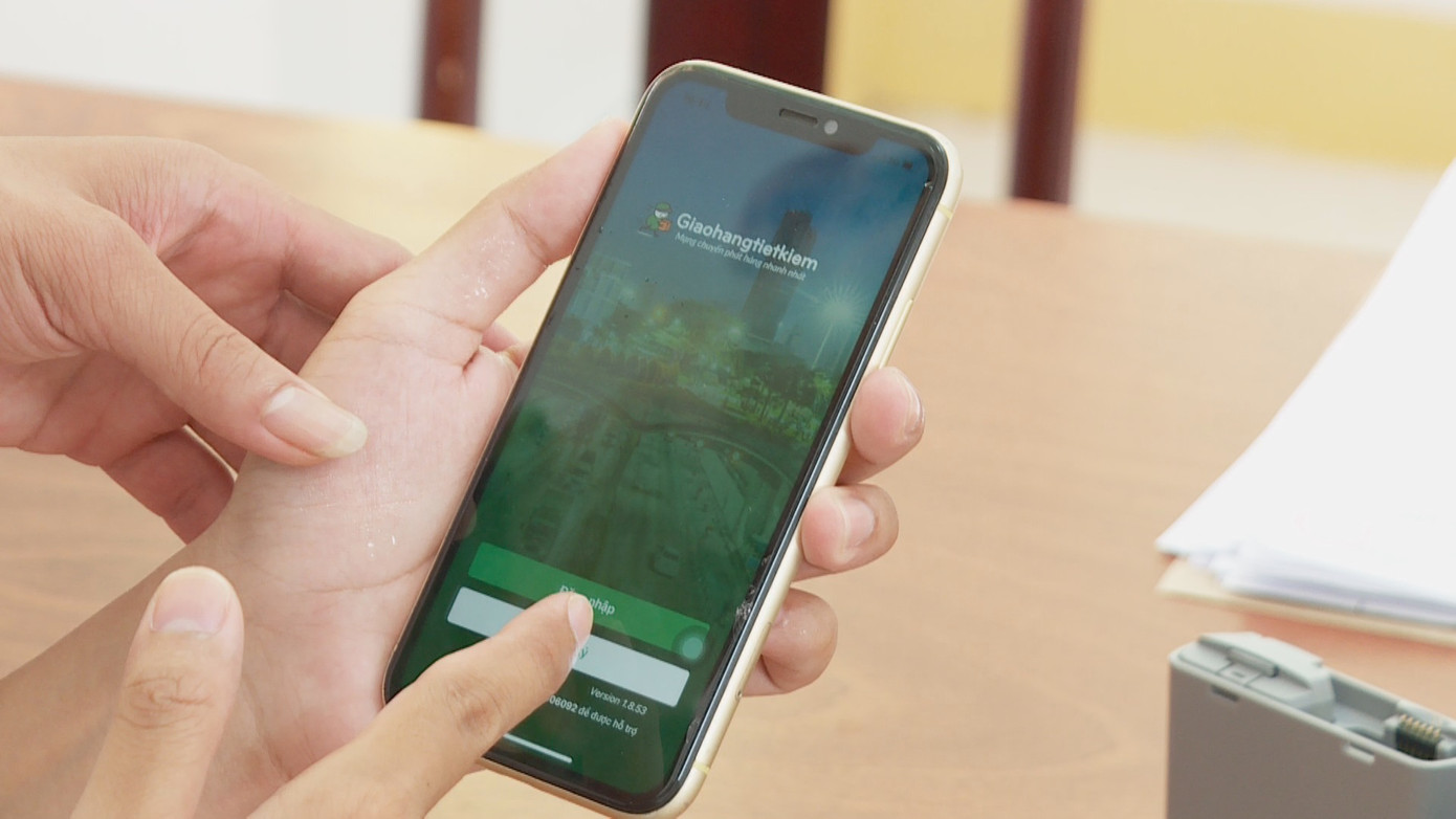 Tuấn thực hiện nhiều vụ chiếm dụng tài khoản trong app giao hàng Tuấn thực hiện nhiều vụ chiếm dụng tài khoản trong app giao hàng