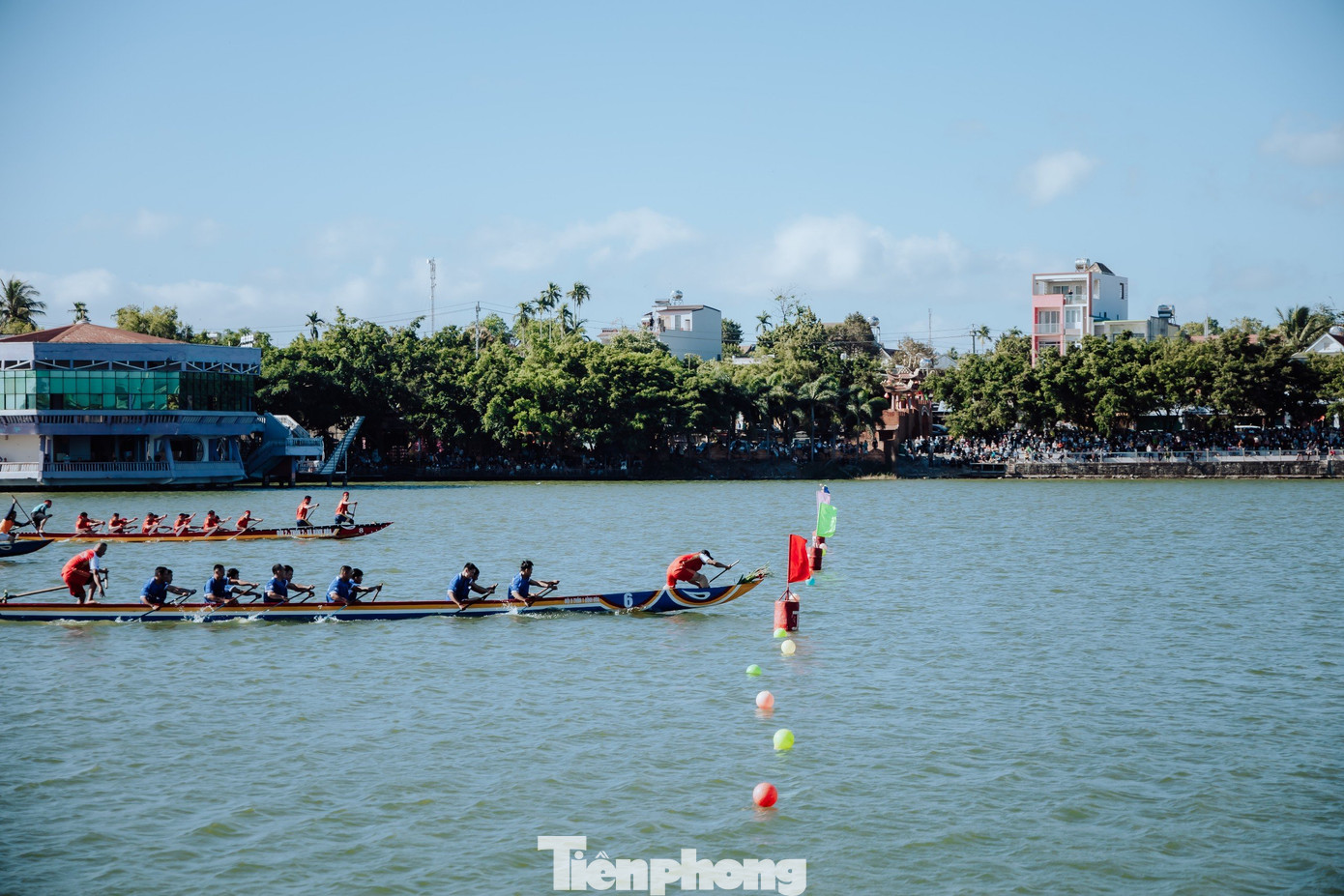 Tuy nhiên, Ban tổ chức không thể tiếp tục tổ chức giải đua thuyền vì khi công bố kết quả vòng loại trực tiếp, một số đội đua thuyền phản ứng, vì cho rằng kết quả không chính xác.