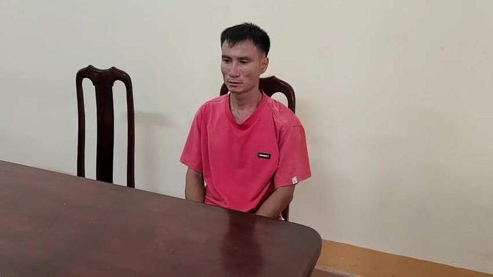 Đối tượng Viên Đình Mạnh tại cơ quan Công an