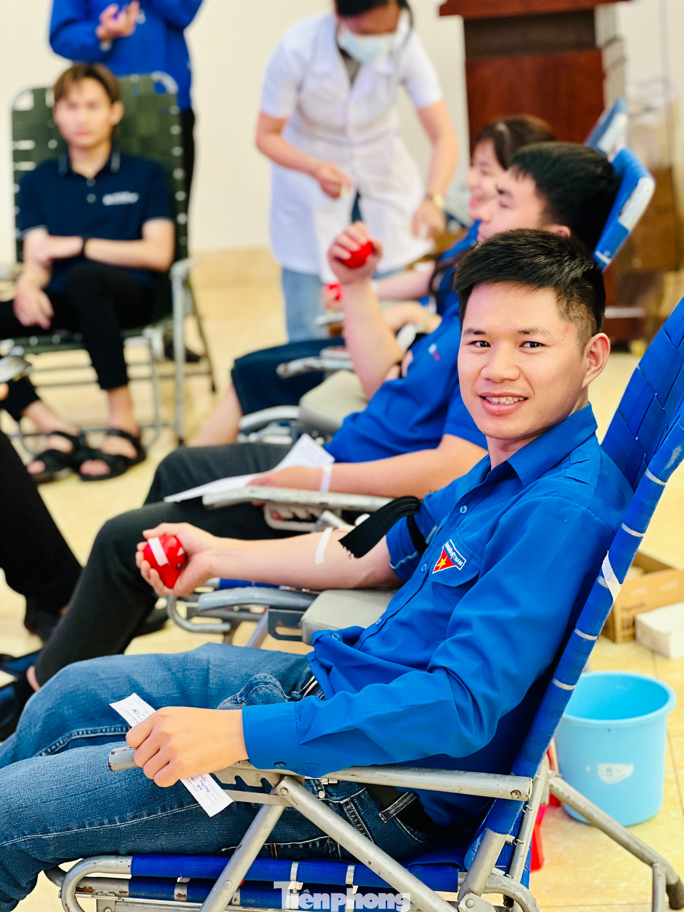 Anh Ngô Văn Tài, Bí thư Đoàn thanh niên Mobifone tỉnh Đắk Lắk cho biết, hưởng ứng lời kêu gọi của Đoàn thanh niên công ty, hơn 50 cán bộ, công nhân viên đã đến tham dự chương trình. Đây là hoạt động thiết thực, thể hiện trách nhiệm của người trẻ dành cho xã hội.