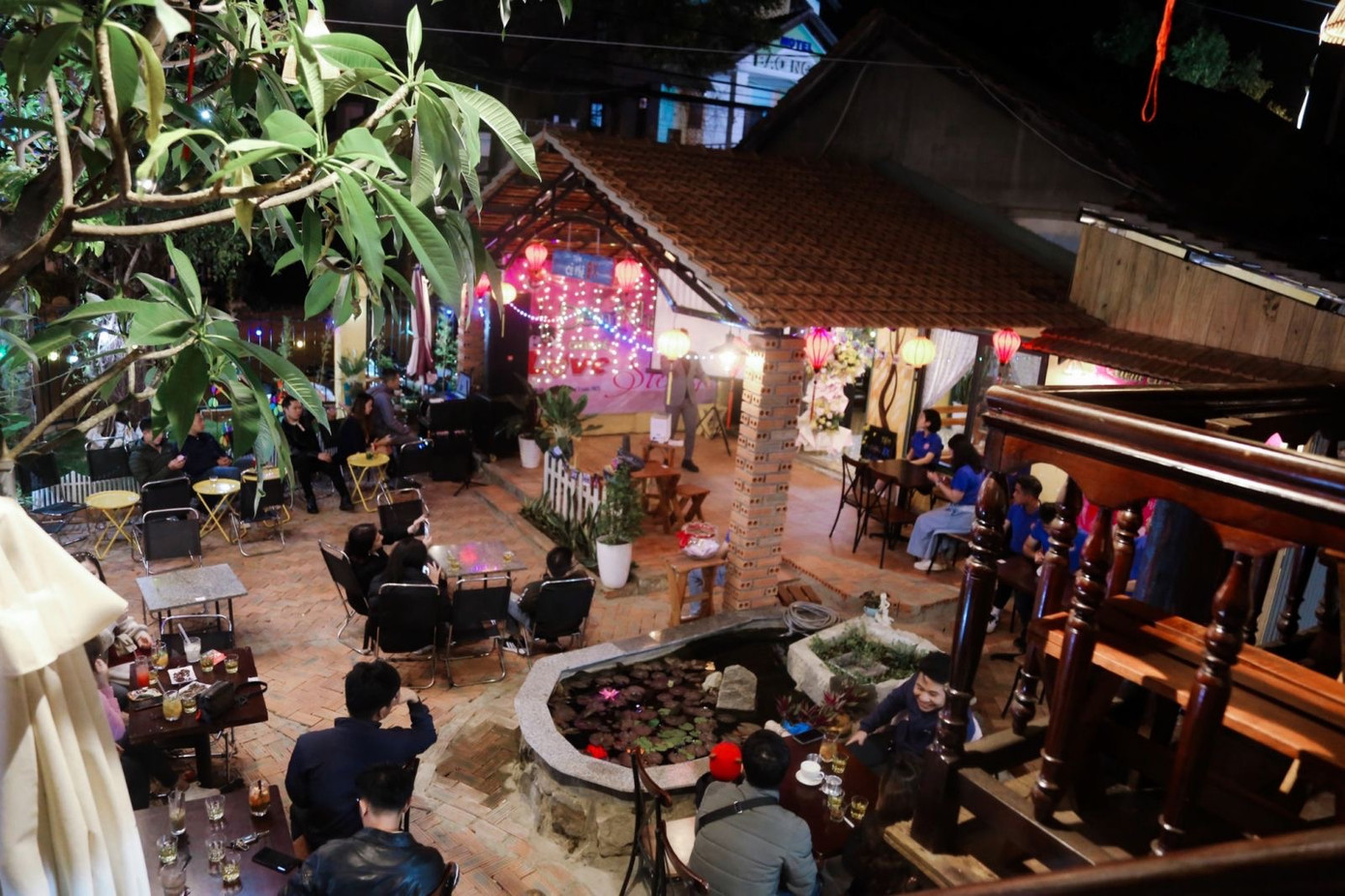 Tiếp sức cùng các Huyện Đoàn trên địa bàn, vừa qua, CLB Cầu Vai Đỏ (trực thuộc Đoàn Thanh niên Công an tỉnh Kon Tum) đã tổ chức đêm nhạc gây quỹ.