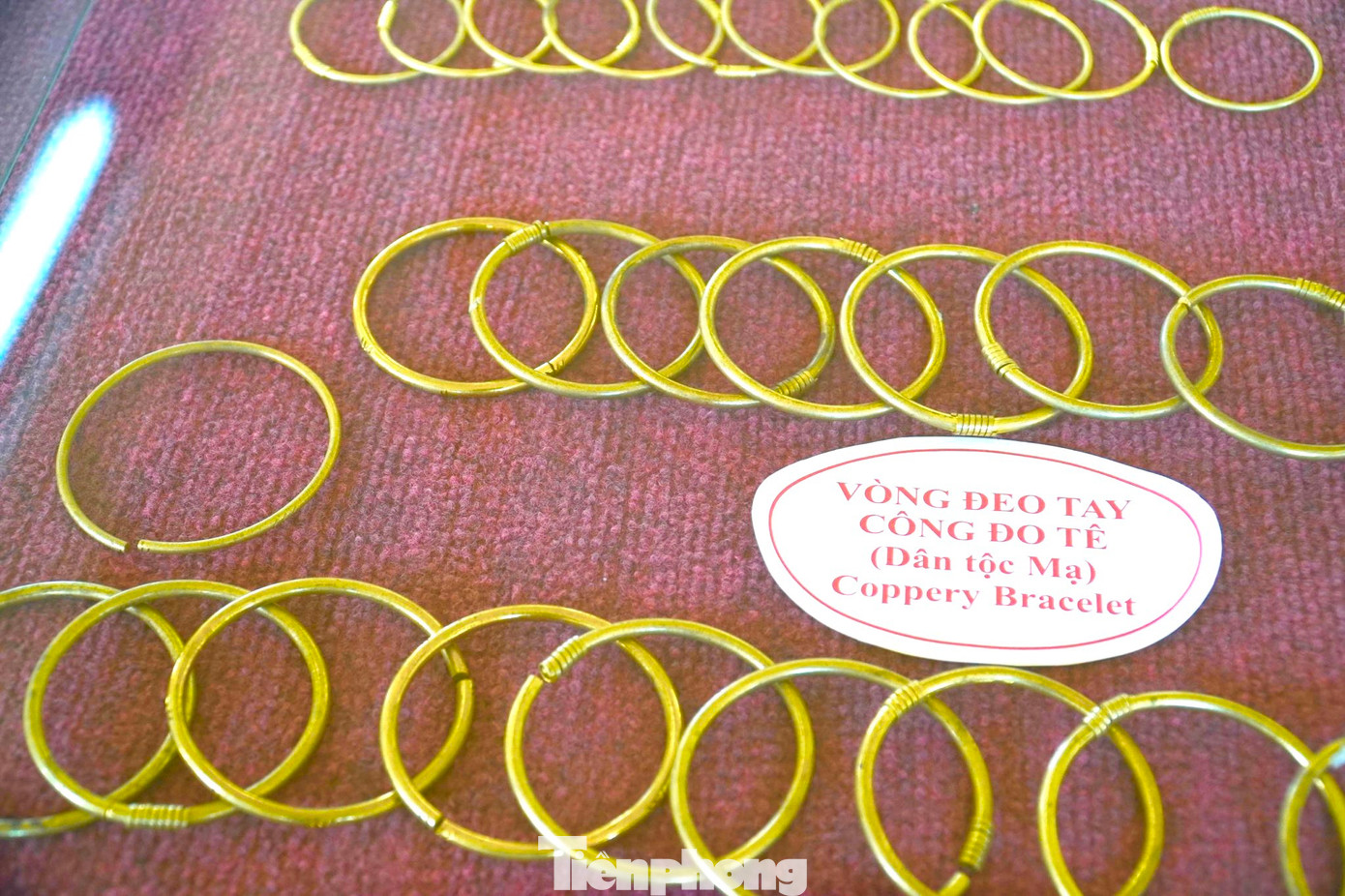 Vòng đeo tay của người Mạ Vòng đeo tay của người Mạ