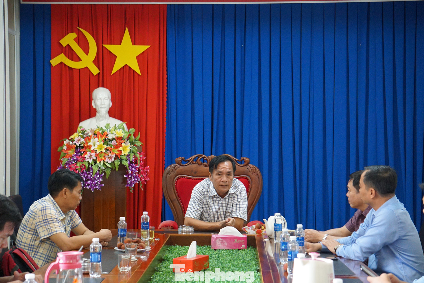 Đoàn công tác làm việc với Huyện ủy Cư Kuin.