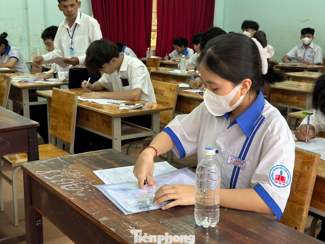 Thí sinh điền thông tin cá nhân vào bài thi