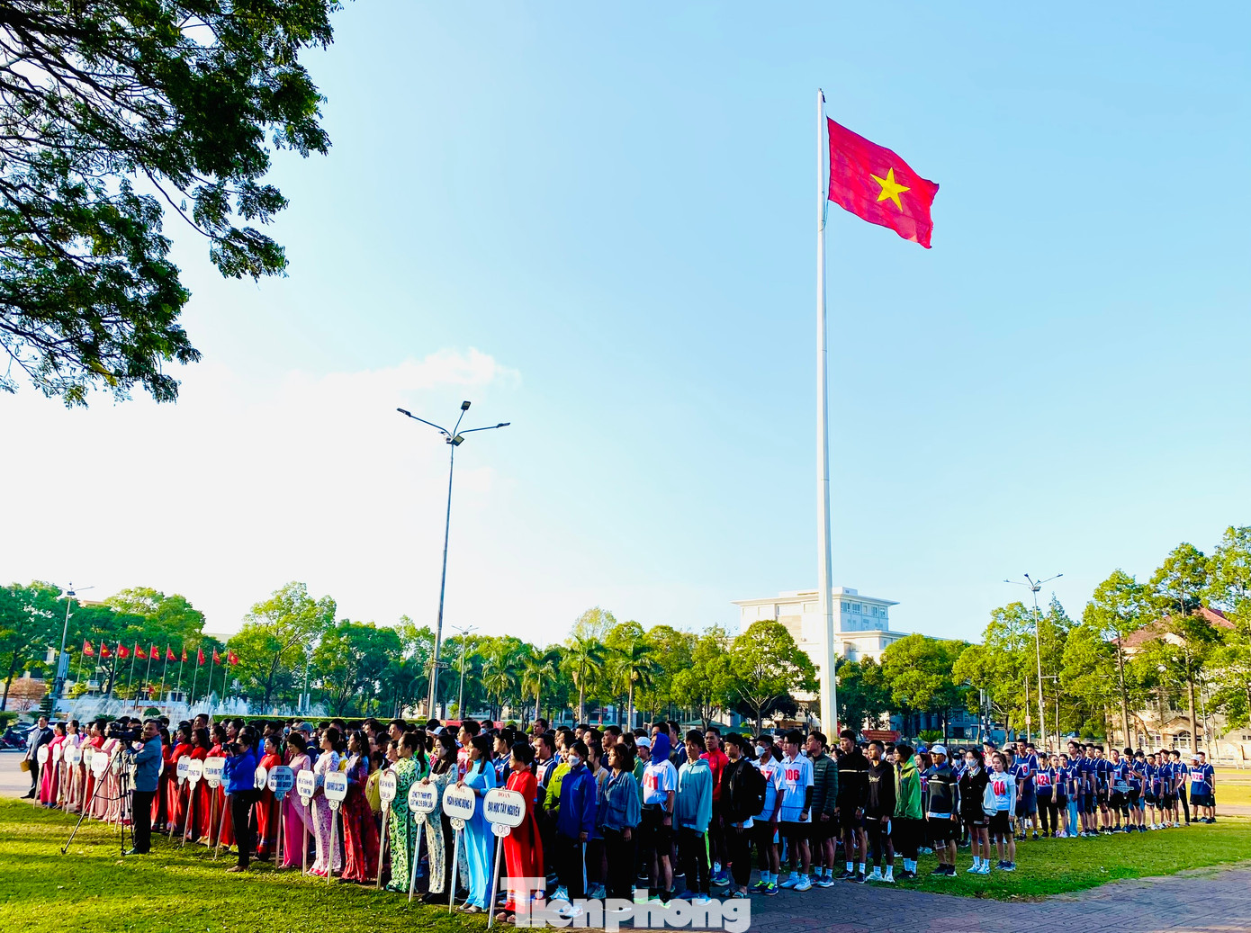 Từ sáng sớm, các vận động viên có mặt tại Quảng trường 10-3 (TP.Buôn Ma Thuột)