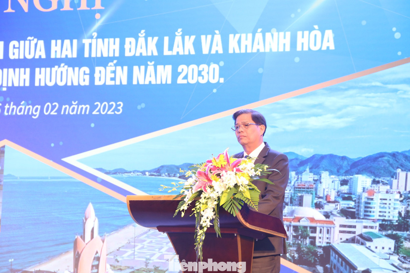 Chủ tịch UBND tỉnh Khánh Hoà Nguyễn Tấn Tuân phát biểu tại hội nghị