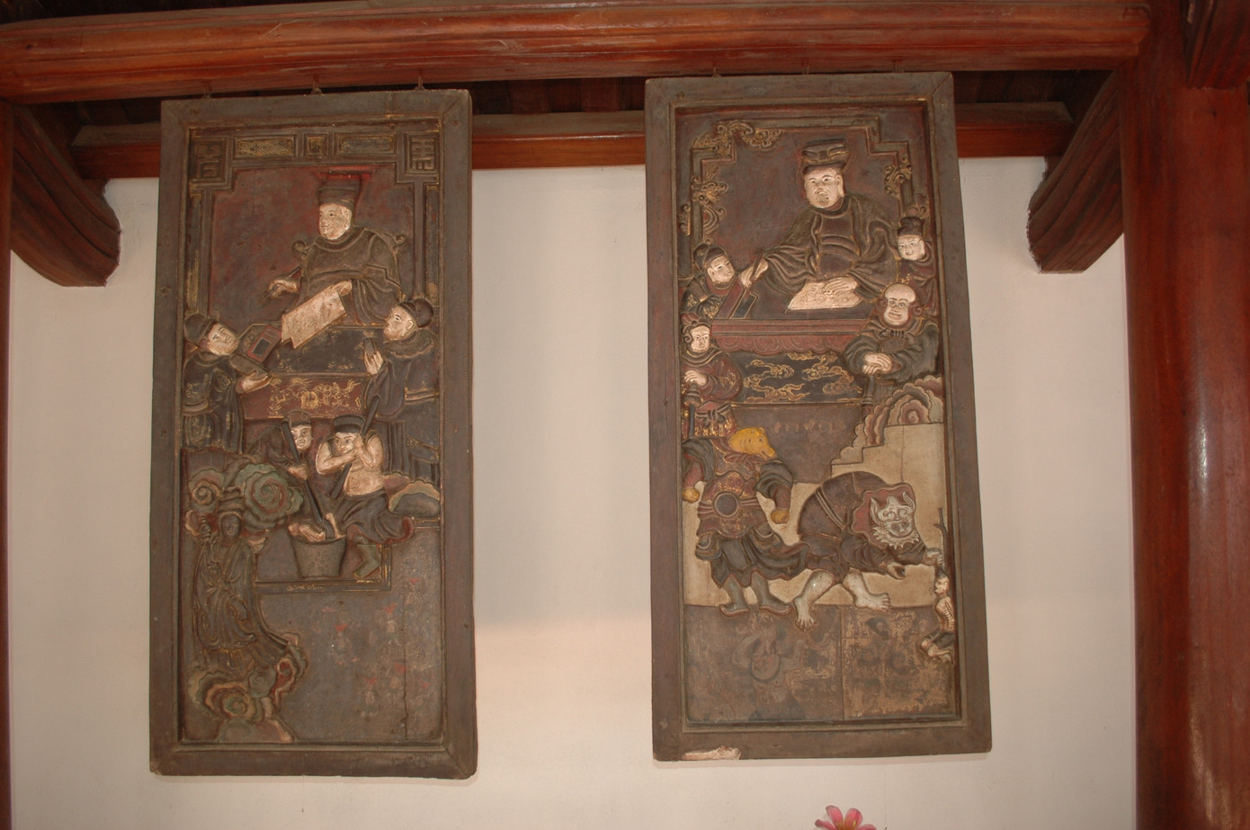 Những bức phù điêu có giá trị lịch sử