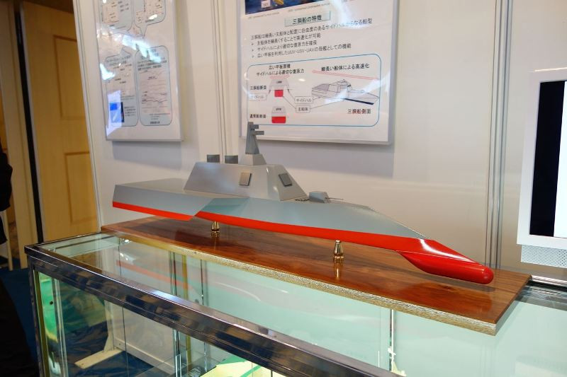 Mô hình tàu tuần duyên 3 thân của Nhật Bản