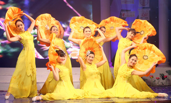 Nhiều tiết mục văn nghệ đặc sắc được diễn trong đêm Chung kết