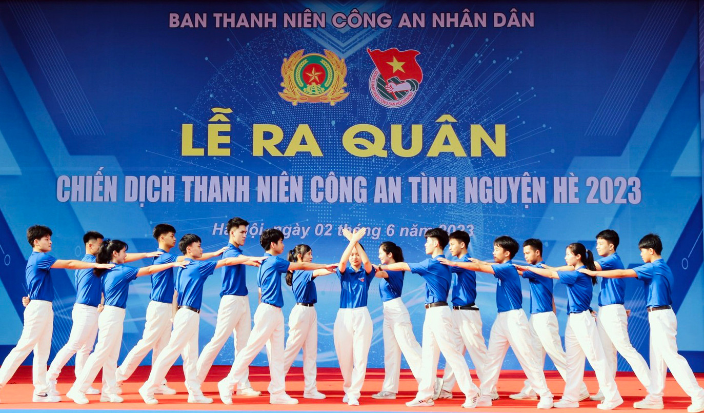 Tiết mục văn nghệ mở màn lễ ra quân. Ảnh: BTC Tiết mục văn nghệ mở màn lễ ra quân. Ảnh: BTC