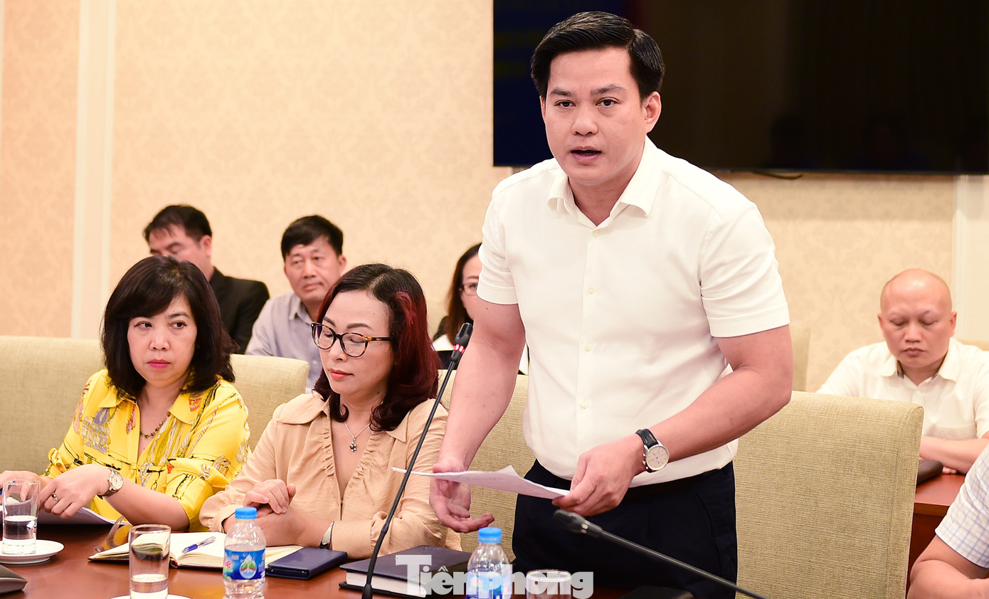 Ông Hoàng Hải trao đổi ý kiến tại chương trình. Ảnh: Xuân Tùng Ông Hoàng Hải trao đổi ý kiến tại chương trình. Ảnh: Xuân Tùng