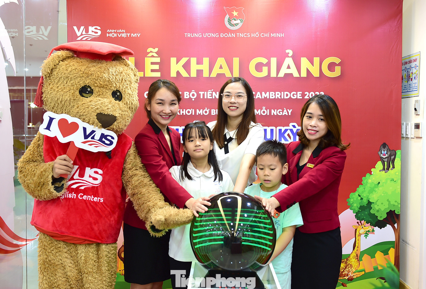 Nghi thức khai giảng chương trình. Ảnh: Xuân Tùng Nghi thức khai giảng chương trình. Ảnh: Xuân Tùng