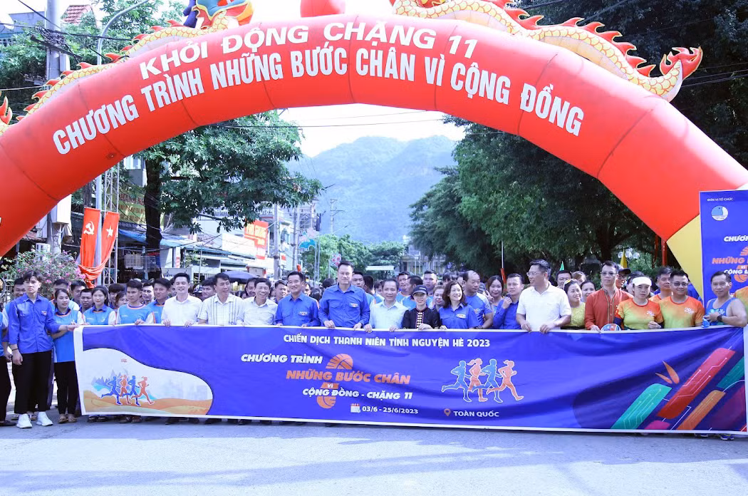 Chương trình Khởi động chặng 11 “Những bước chân vì cộng đồng”. Ảnh: Lâm Đăng Hải Chương trình Khởi động chặng 11 “Những bước chân vì cộng đồng”. Ảnh: Lâm Đăng Hải