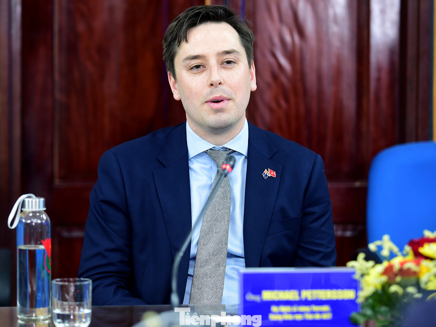 Ông Michael Pettersson trao đổi tại buổi tiếp. Ảnh: Xuân Tùng Ông Michael Pettersson trao đổi tại buổi tiếp. Ảnh: Xuân Tùng