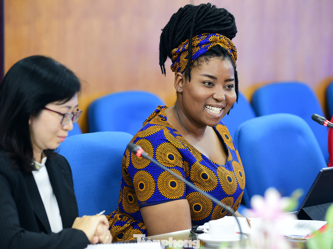 Bà Karabo Mohale bày tỏ trân trọng sự tiếp đón của T.Ư Đoàn. Ảnh: Xuân Tùng Bà Karabo Mohale bày tỏ trân trọng sự tiếp đón của T.Ư Đoàn. Ảnh: Xuân Tùng