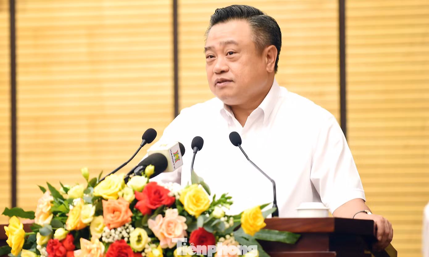 Chủ tịch UBND TP Hà Nội Trần Sỹ Thanh phát biểu kết luận hội nghị. Ảnh: Xuân Tùng