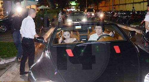 Angela Phương Trinh cũng gây sốc với mối tình cùng đại gia giầu có.