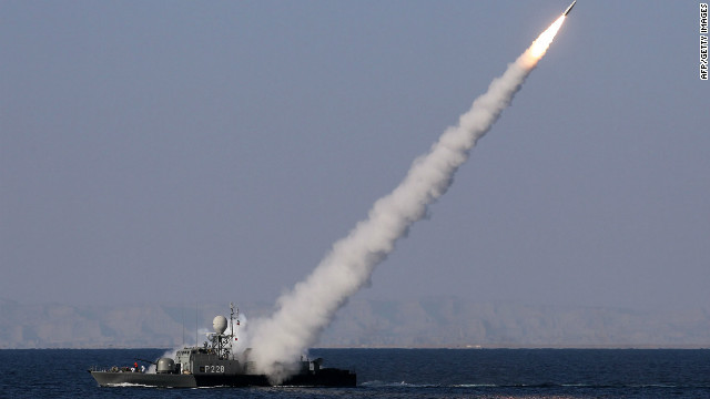 Hàng loạt tên lửa đã được Iran thử nghiệm trên eo biển Hormuz. Ảnh: CNN