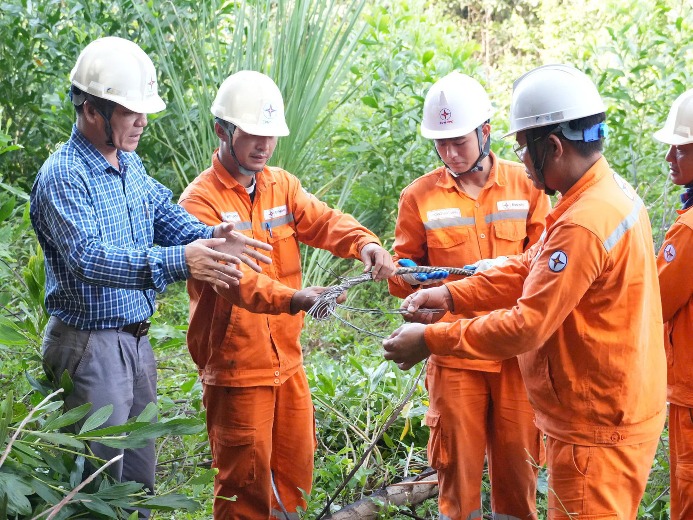 Lực lượng chức năng xử lý sự cố Lực lượng chức năng xử lý sự cố