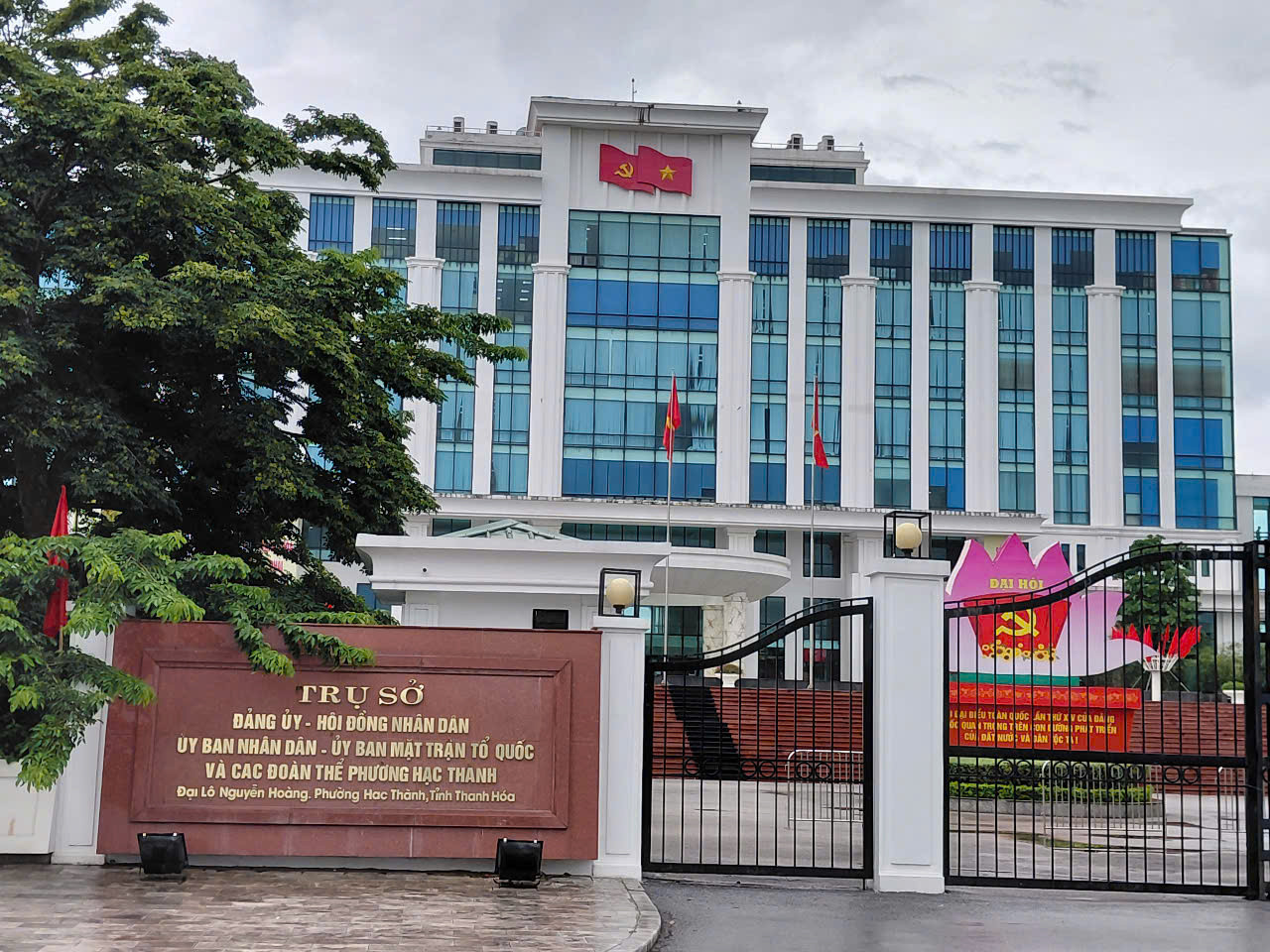 Sáng 1/7/2025, phường Hạc Thành chính thức đi vào hoạt động