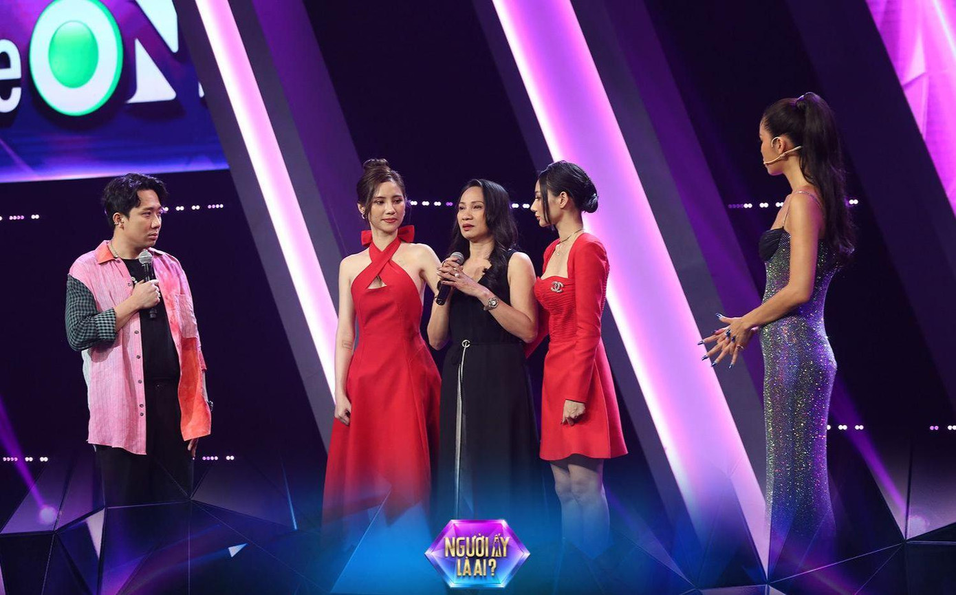 Chuyện tình yêu của cặp đôi Minh Minh - Anh Thư khiến người xem rất cảm động