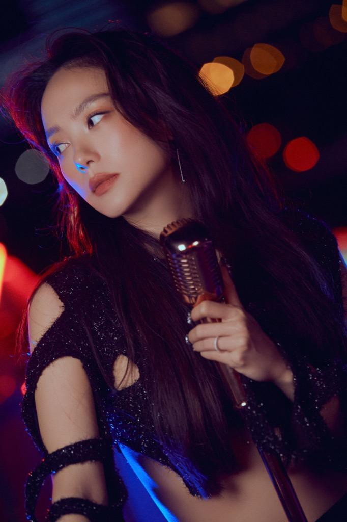 Hình ảnh Minh Hằng trong dự án mới