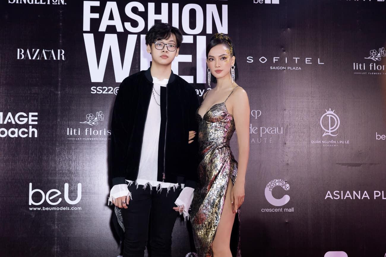 Anh Thư và con trai tại một sự kiện thời trang Anh Thư và con trai tại một sự kiện thời trang