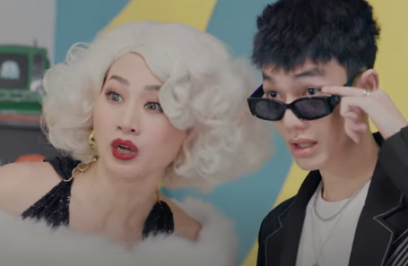 Producer Masew xuất hiện trong những phân cảnh hài hước của MV.