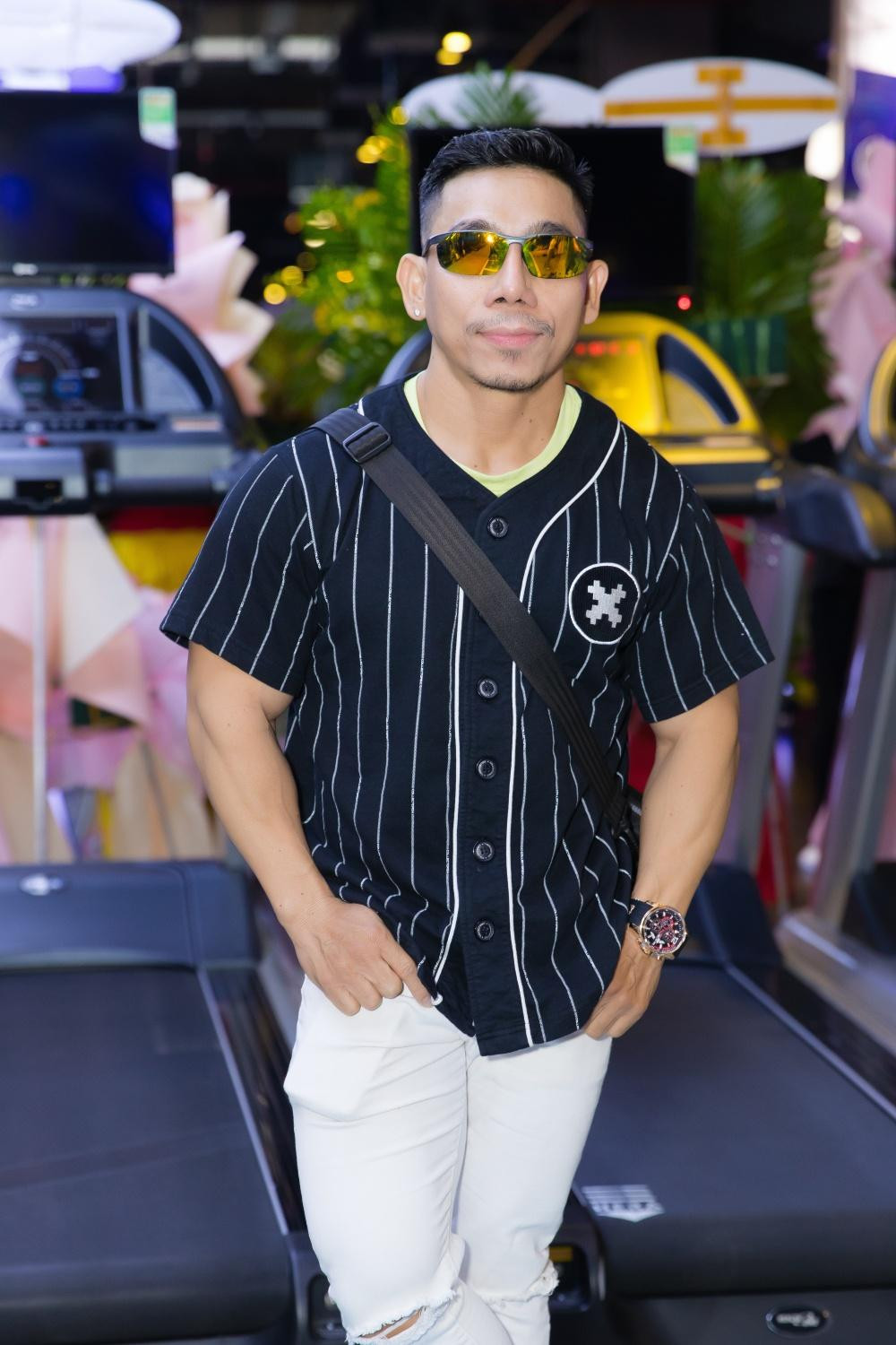 VĐV thể hình Phạm Văn Mách VĐV thể hình Phạm Văn Mách