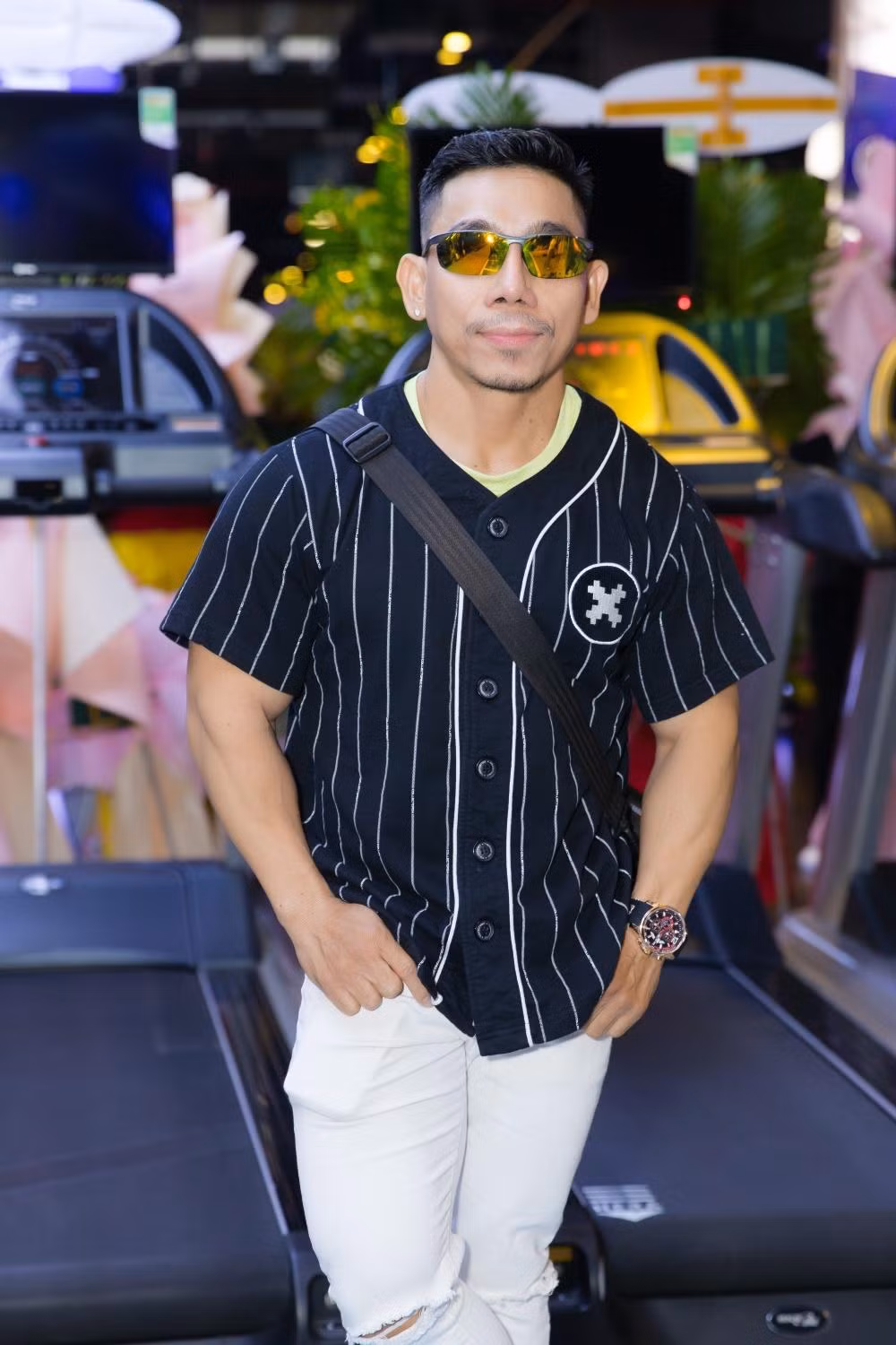 VĐV thể hình Phạm Văn Mách