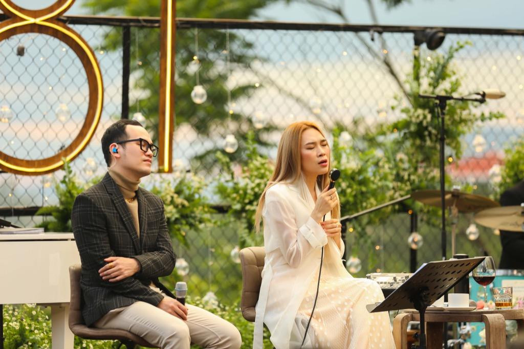 Mỹ Tâm và nhạc sĩ Khắc Hưng Mỹ Tâm và nhạc sĩ Khắc Hưng