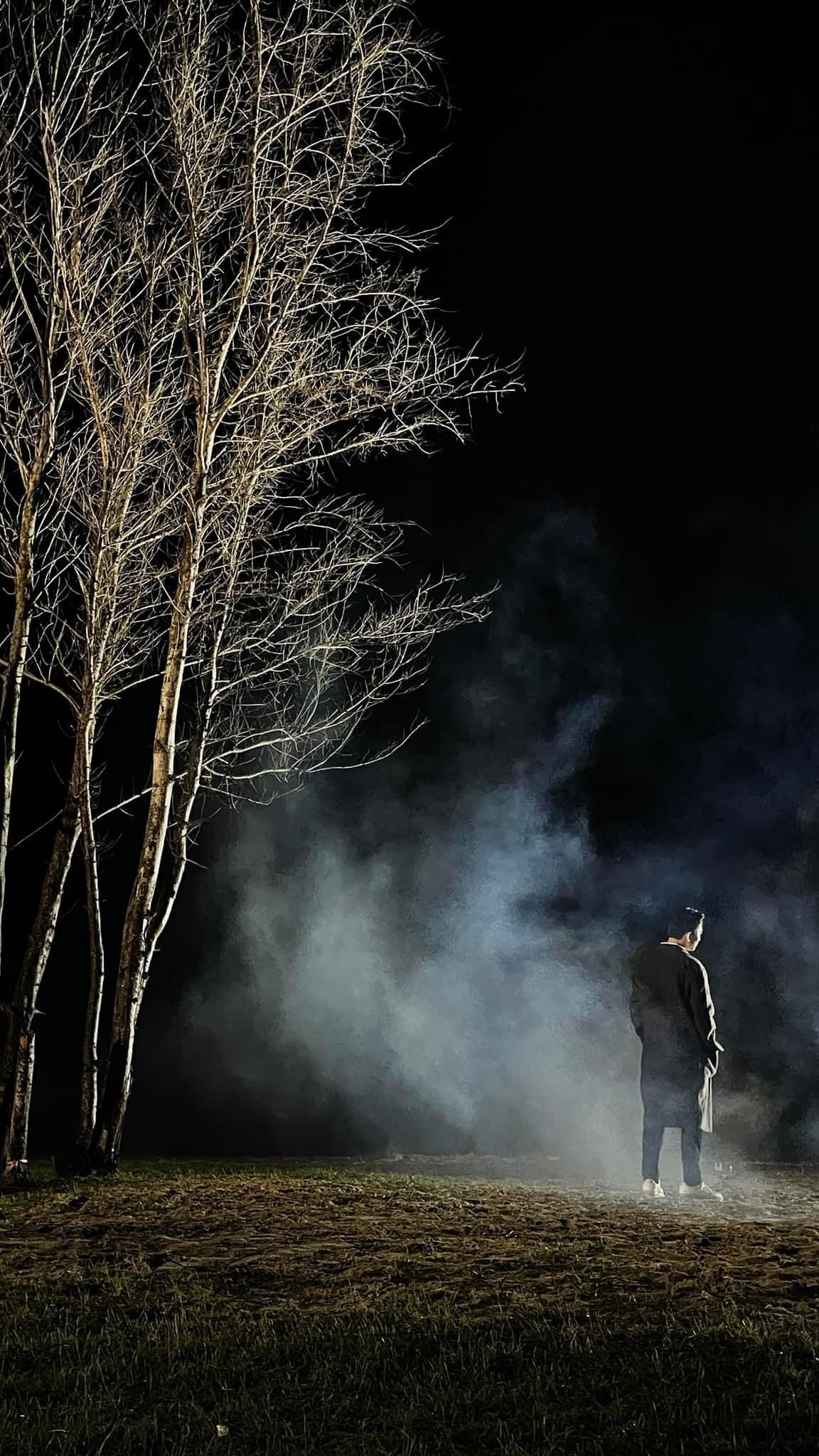 Nhân vật "áo đen" bí ẩn xuất hiện trong MV được fan đồn đoán là Hoài Lâm.