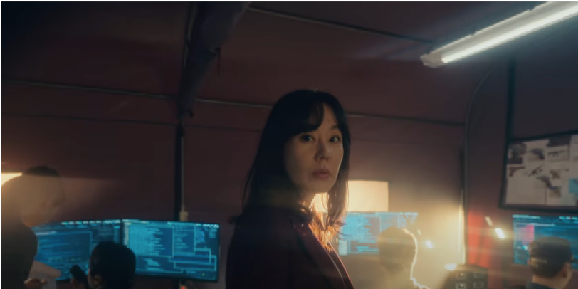 Nữ thanh tra Woo Jin trong Money Heist bản Hàn. Nữ thanh tra Woo Jin trong Money Heist bản Hàn.