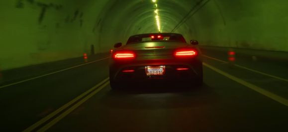 Cảnh cắt cho thấy sự tương đồng trong MV của Jack và The Weeknd Cảnh cắt cho thấy sự tương đồng trong MV của Jack và The Weeknd