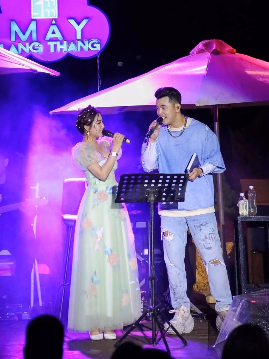 Lương Bích Hữu - Ưng Hoàng Phúc song ca trong một chương trình gần đây.