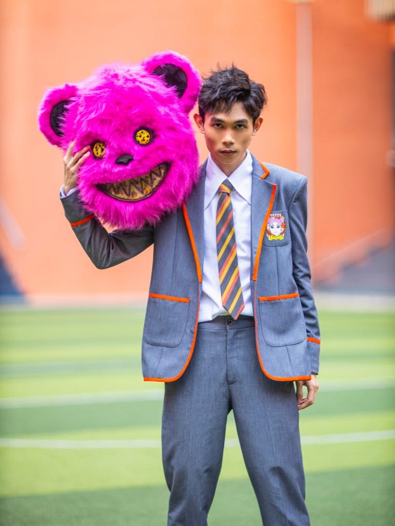 Tạo hình của Hồng Thanh trong MV Tạo hình của Hồng Thanh trong MV